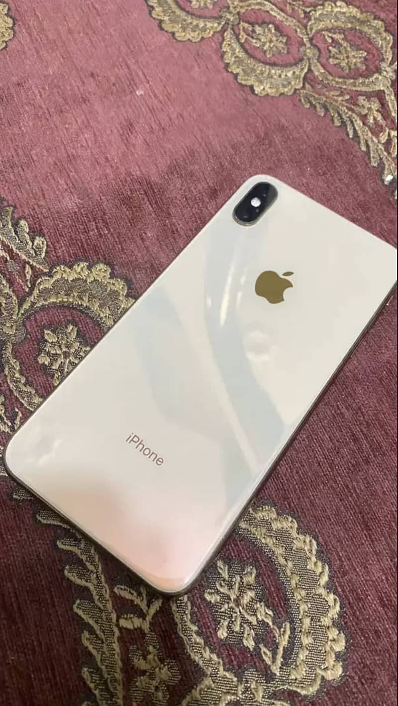 Apple iPhone XS Max 1