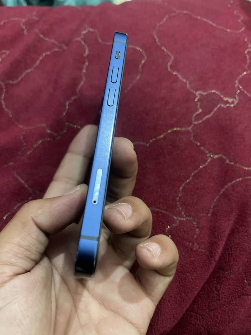 12 mini iPhone 4