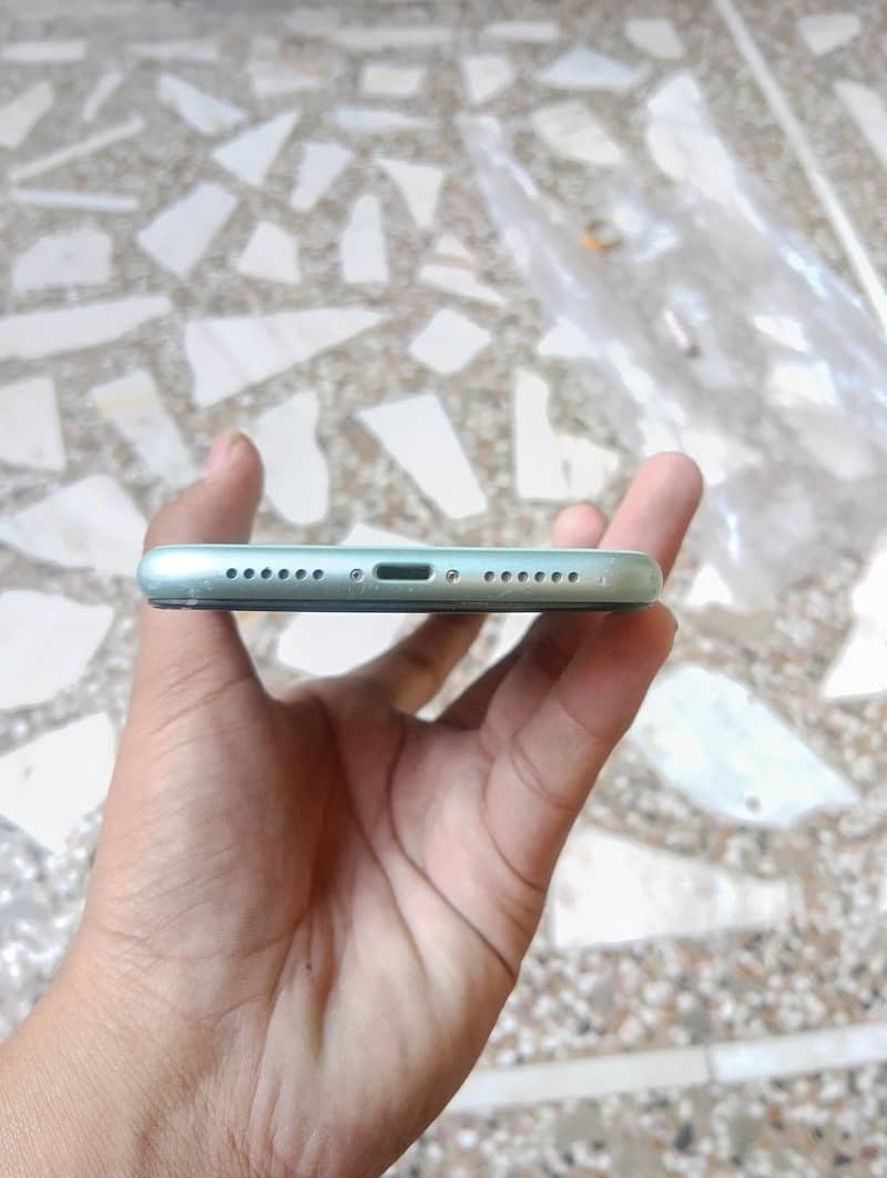 apple iPhone 11 5