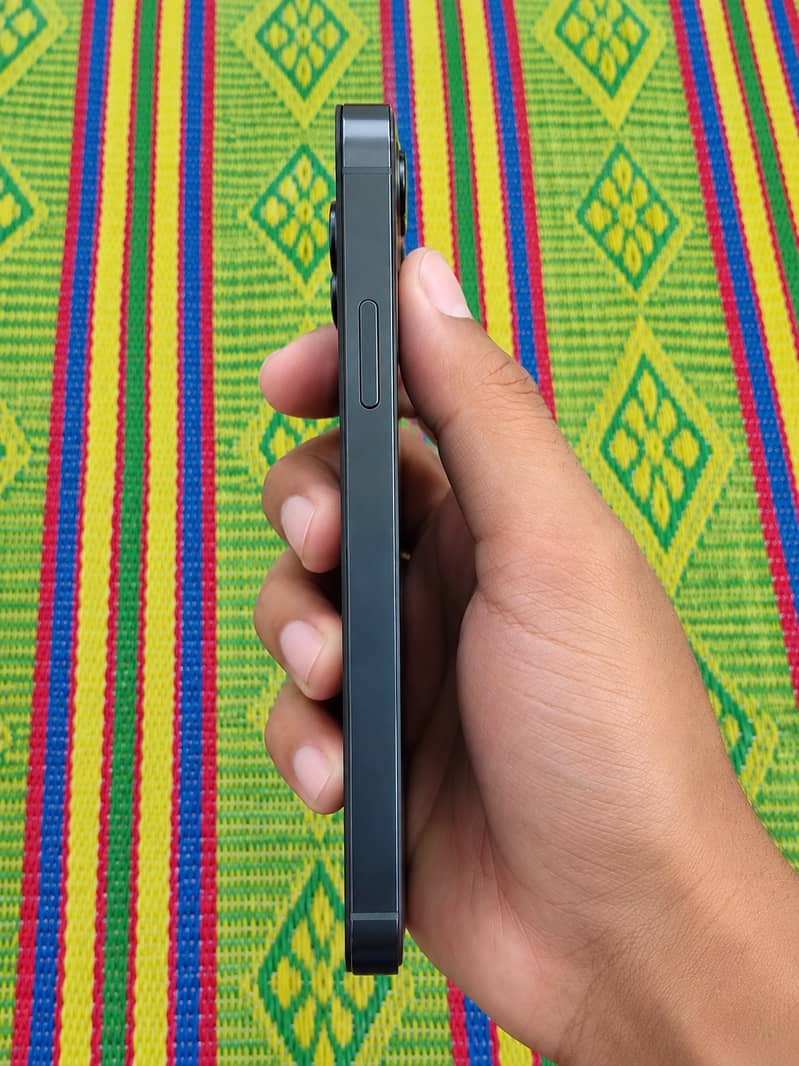 Apple iPhone 12 Pro 2