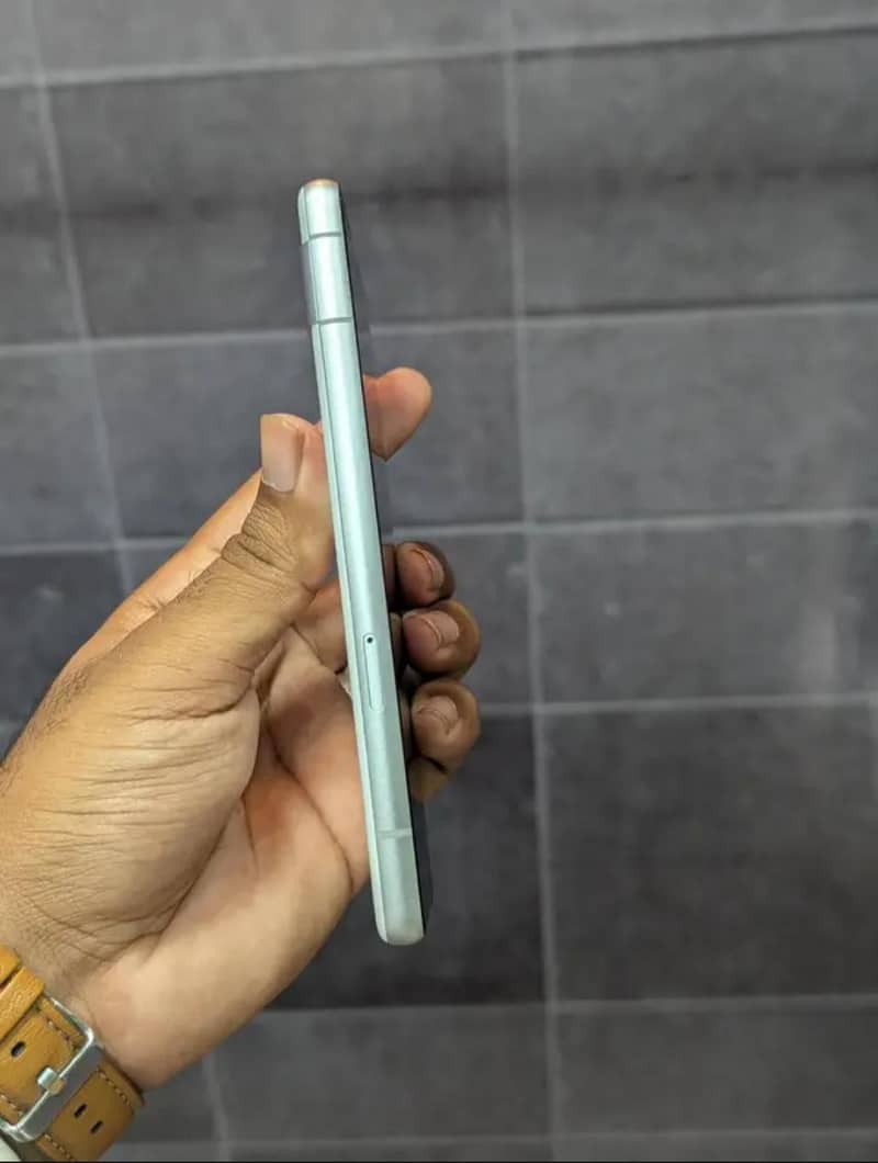 Google Pixel 7a water pack 4