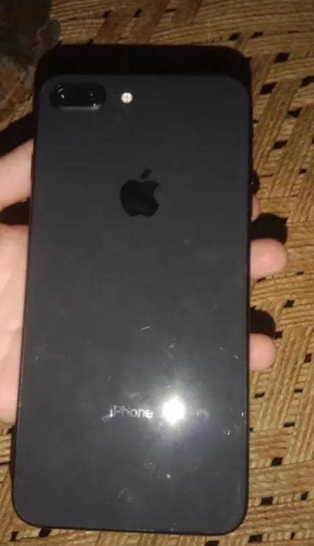 Apple iPhone 8 Plus 0