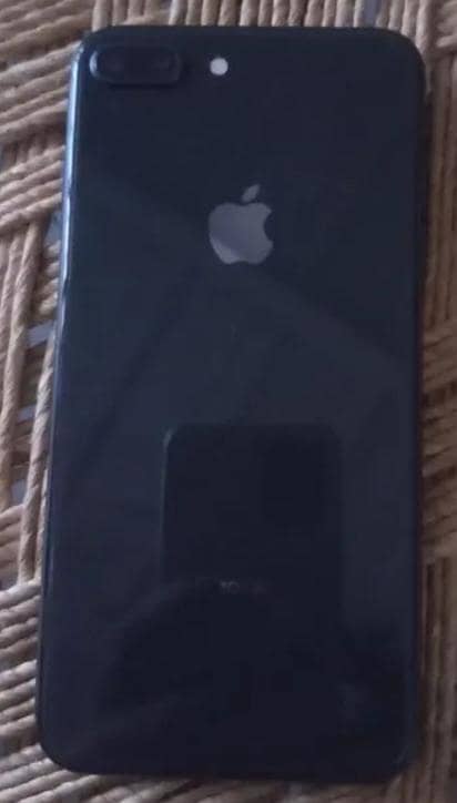 Apple iPhone 8 Plus 2
