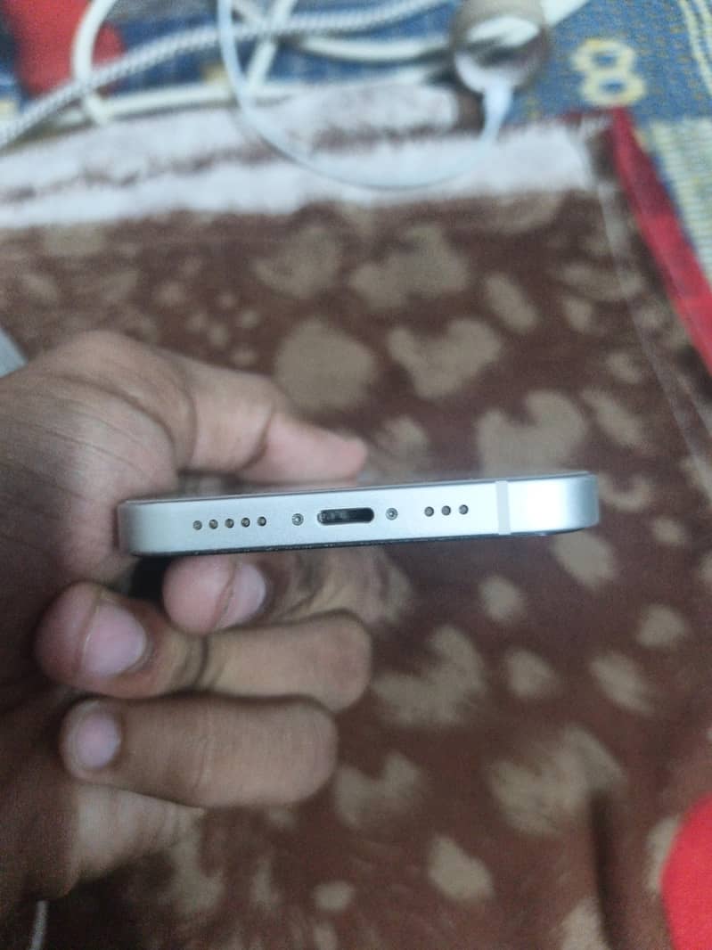 Apple iPhone 12 3