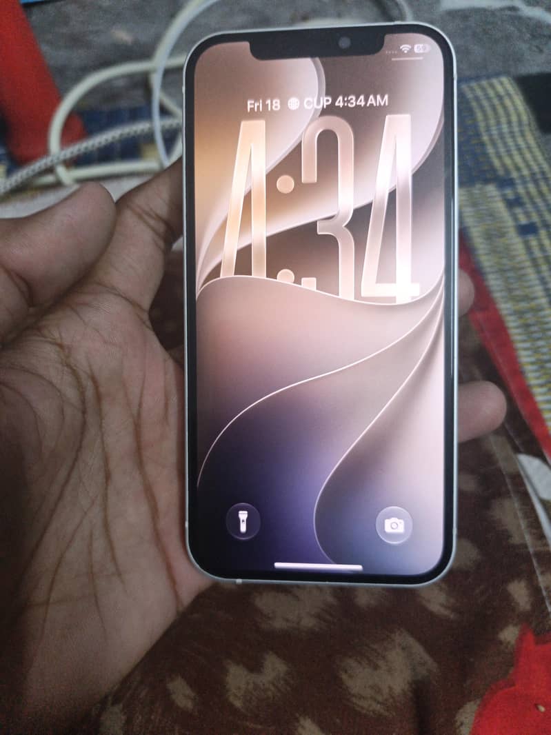 Apple iPhone 12 4