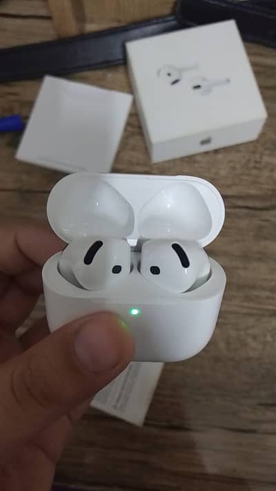 Apple AirPods 4