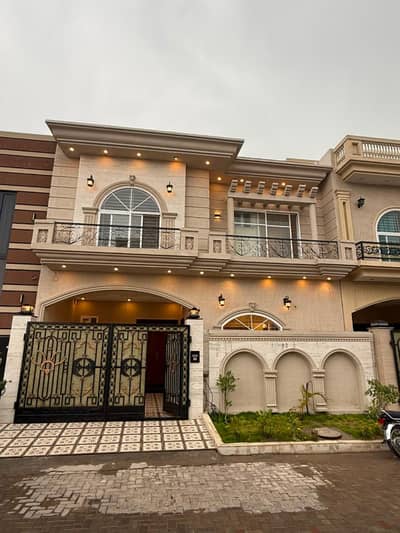 Beautiful double store house available for Sale in diamond city phease 2 E block