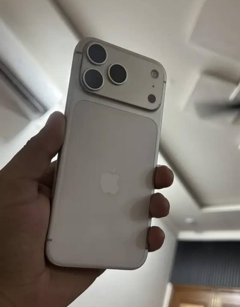 Apple iPhone 17 Pro Max 0