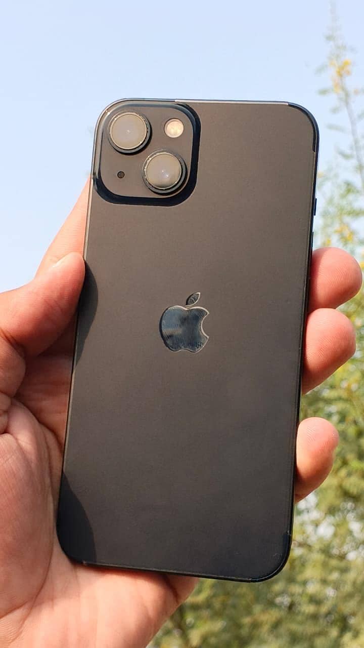 Apple iPhone 13 0