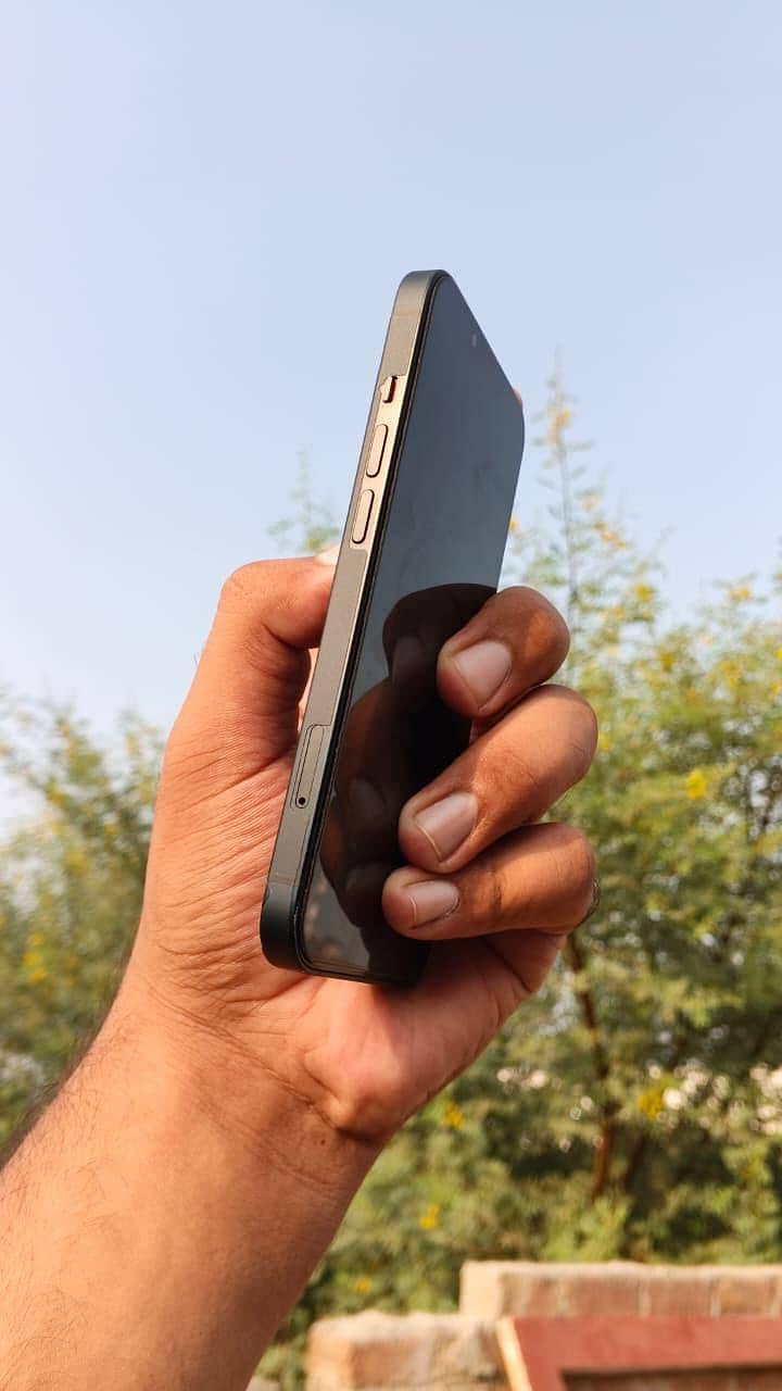 Apple iPhone 13 3