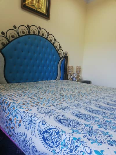king size iron Bed with mattress