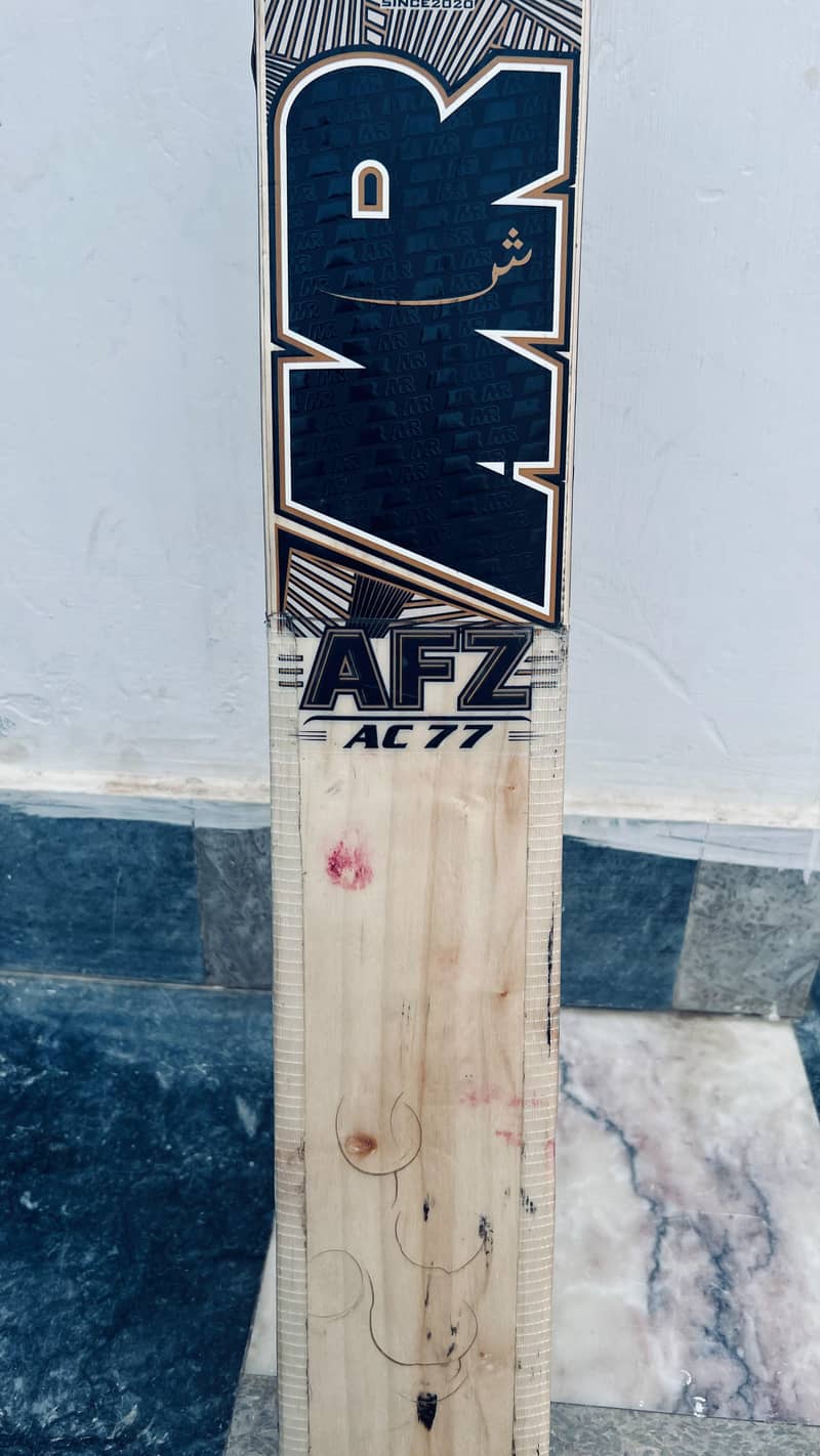 white bat 1