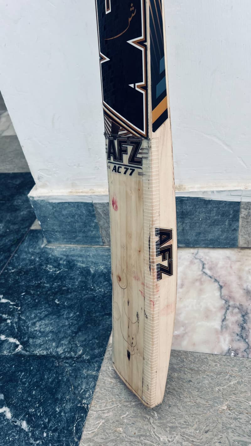 white bat 4
