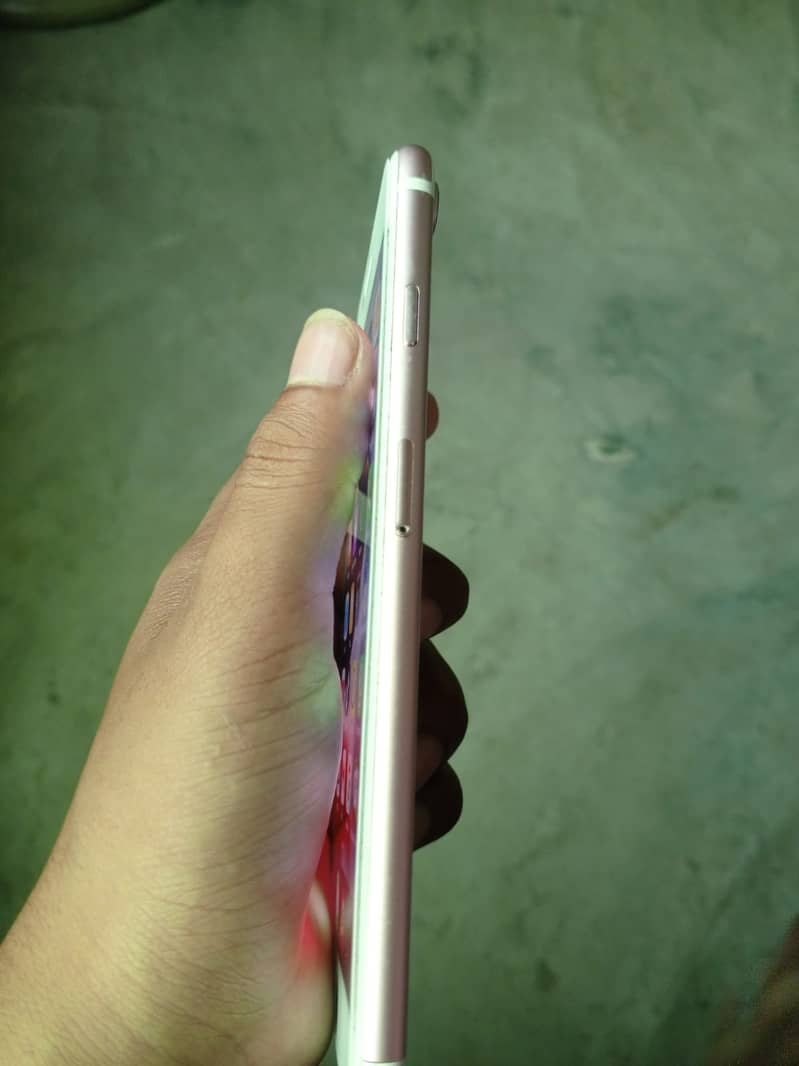 Apple iPhone 7 Plus 1