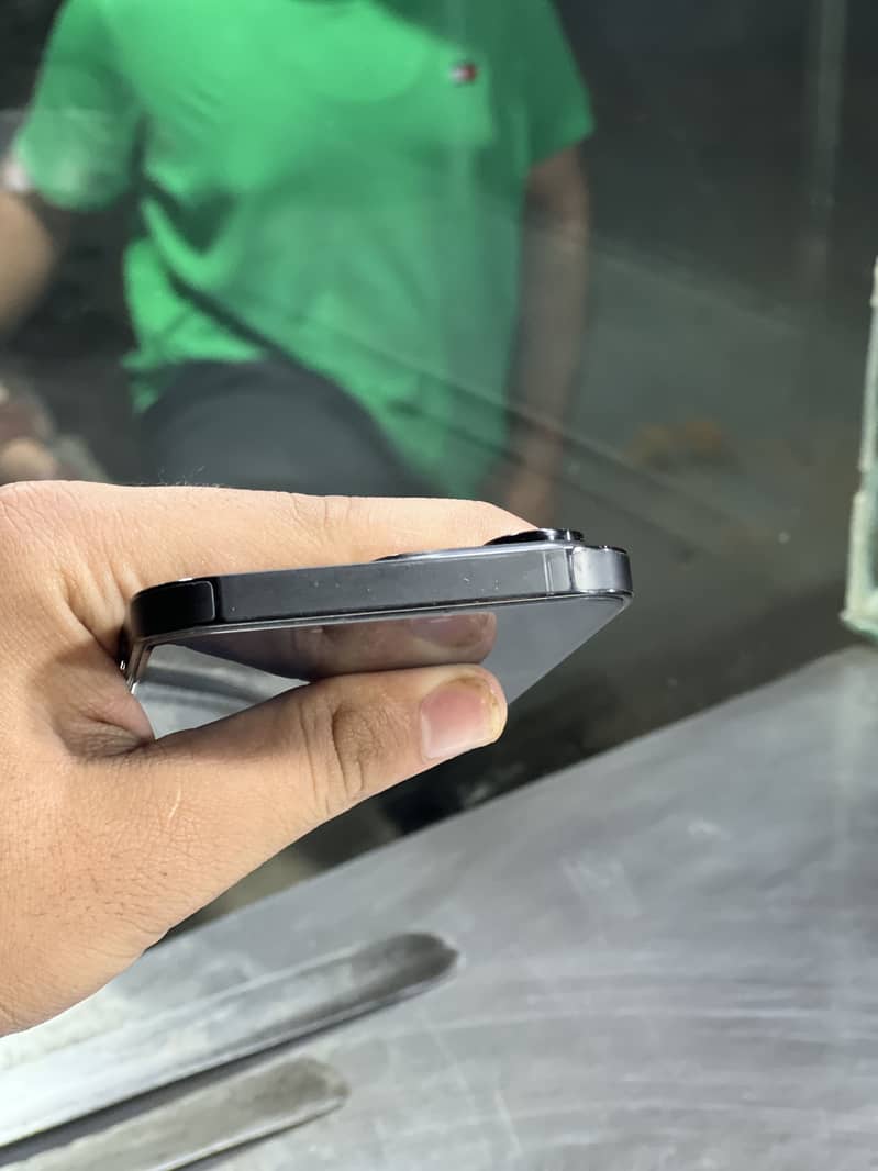 Apple iPhone 14 Pro Max 2