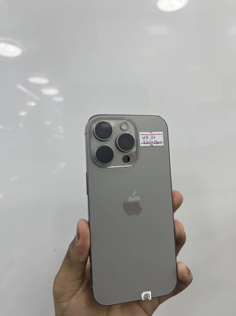 Apple iPhone 16 Pro 2