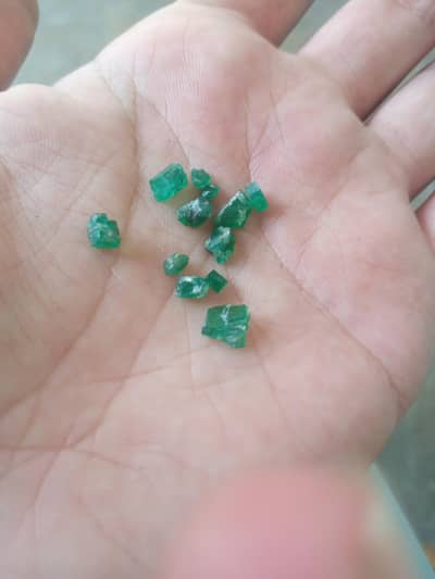 natural emerald swat zamurd stone