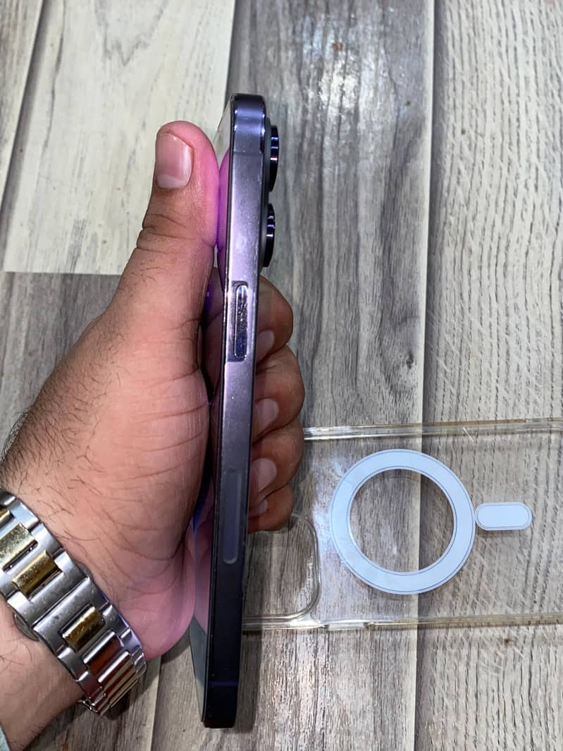 Apple iPhone 14 Pro Max 3