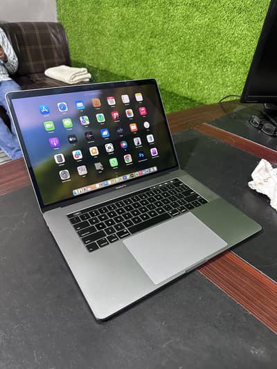 MacBook Pro 15” 2018 — A1 Condition