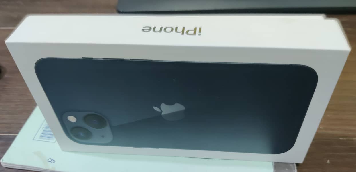 Apple iPhone 13 5