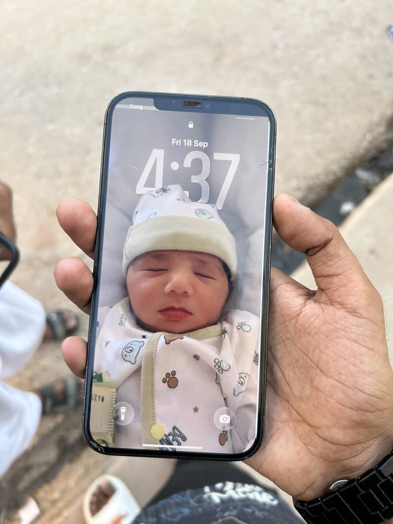 iphone 12 pro max 1