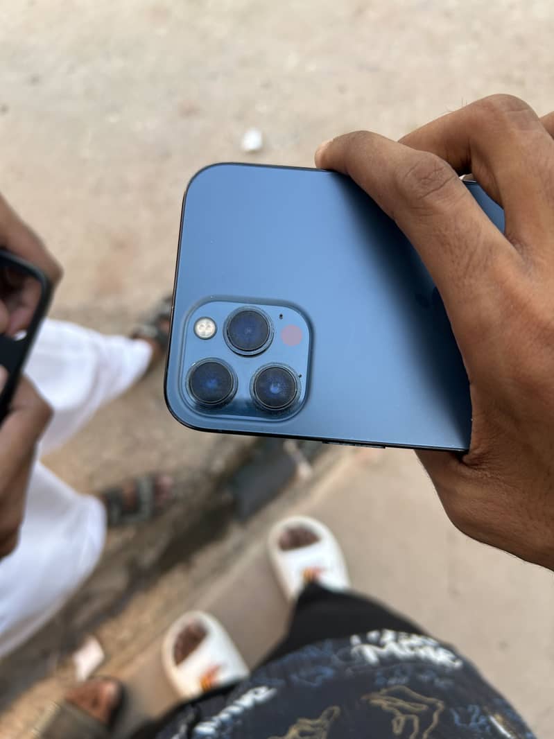 iphone 12 pro max 2
