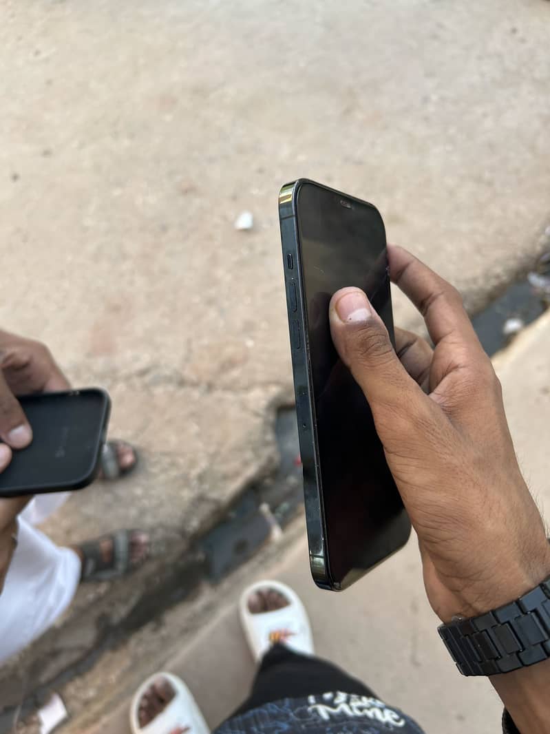 iphone 12 pro max 9