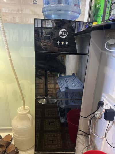 Pel dispenser