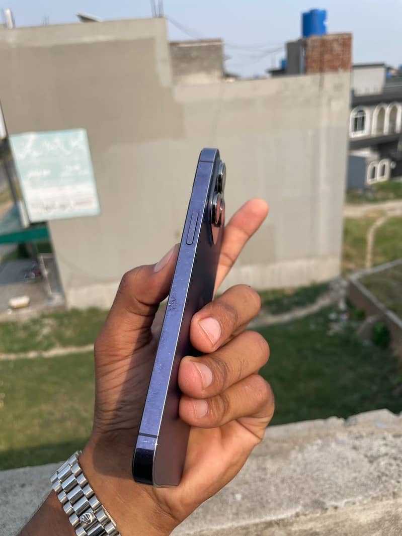 Apple iPhone 14 Pro Max 6