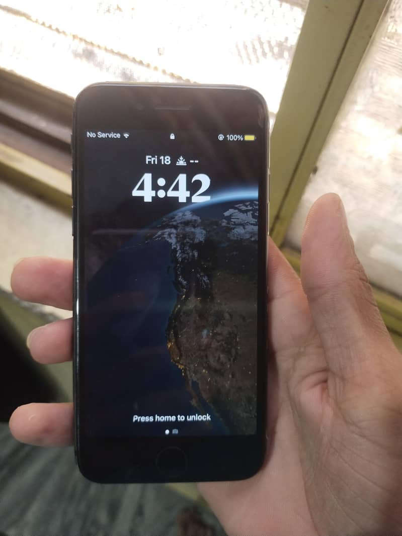 Apple iPhone 8 0