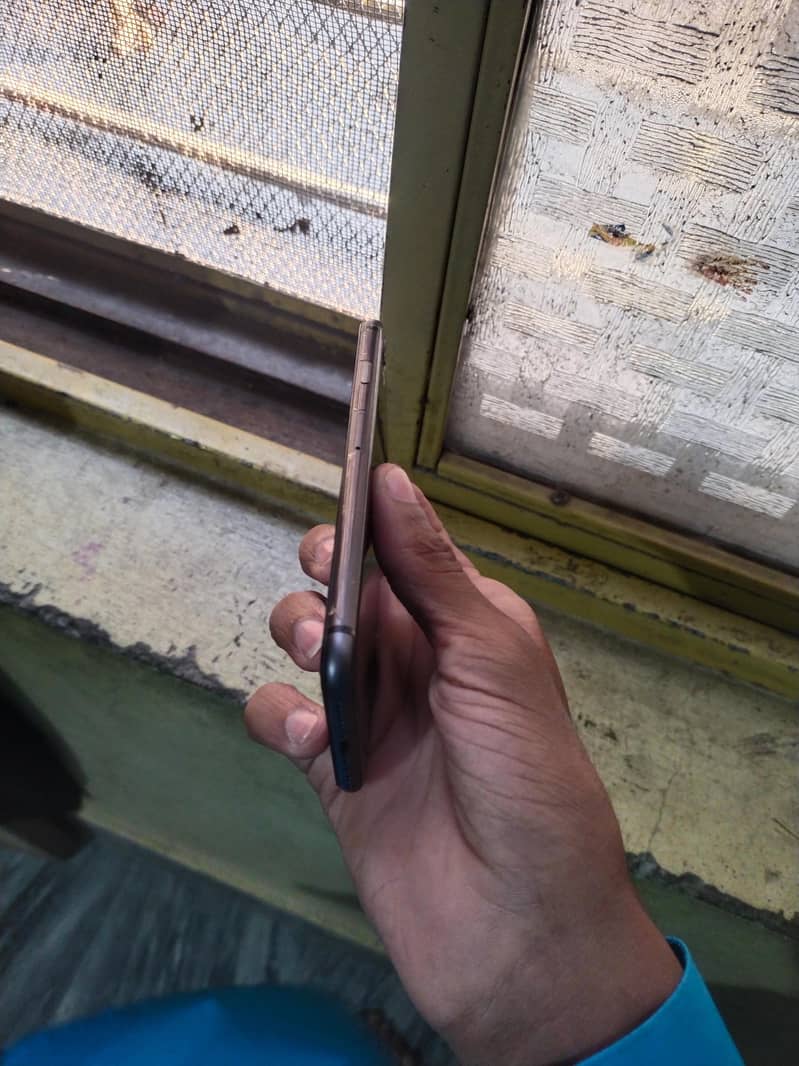 Apple iPhone 8 3