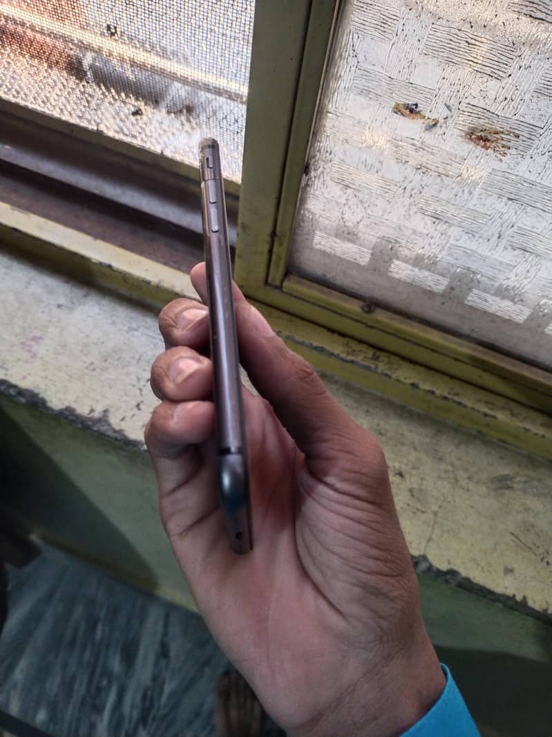 Apple iPhone 8 5