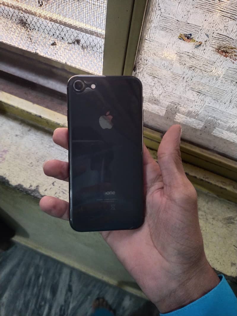 Apple iPhone 8 7