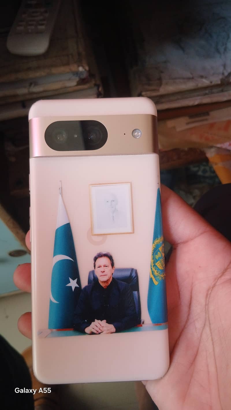 Google Pixel 8 4