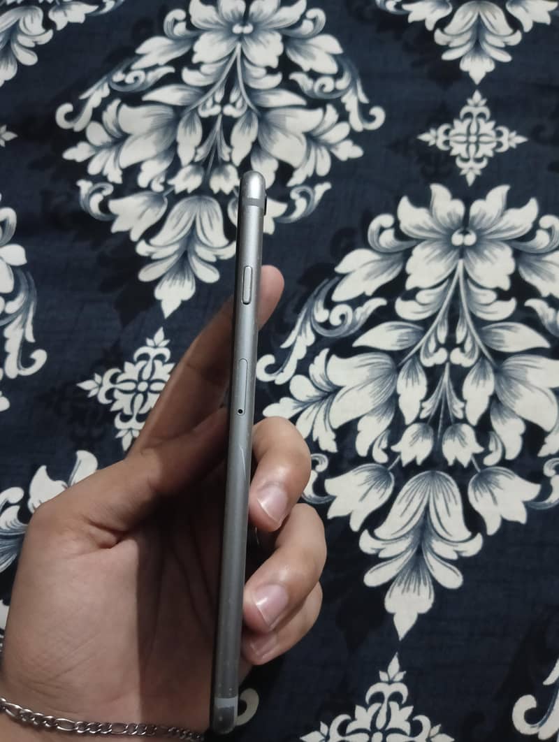 Apple iPhone 6S Plus 3
