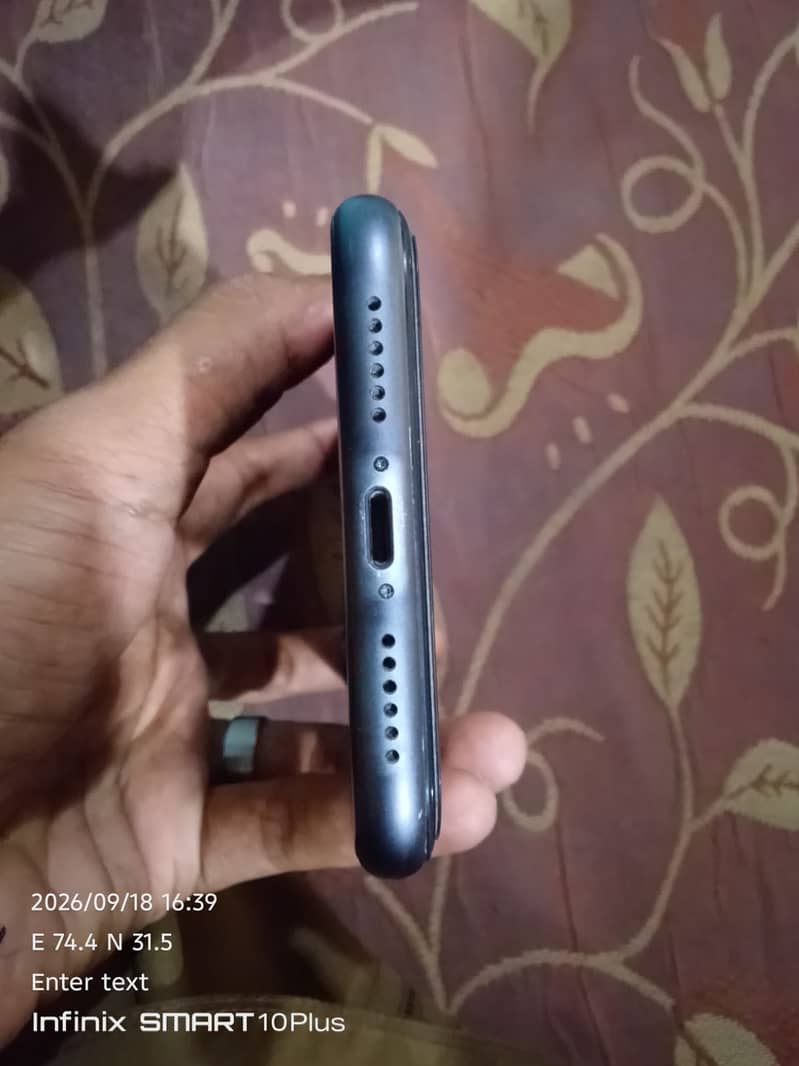 Apple iPhone 11 2