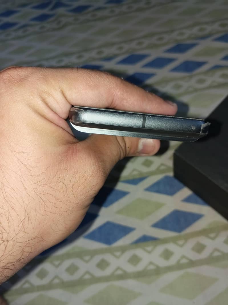 Google Pixel 8 6