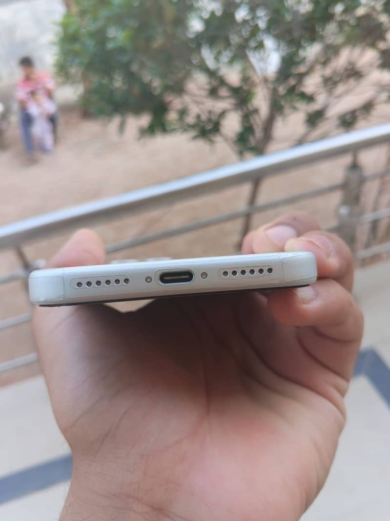 Apple iPhone 17 Pro Max 4