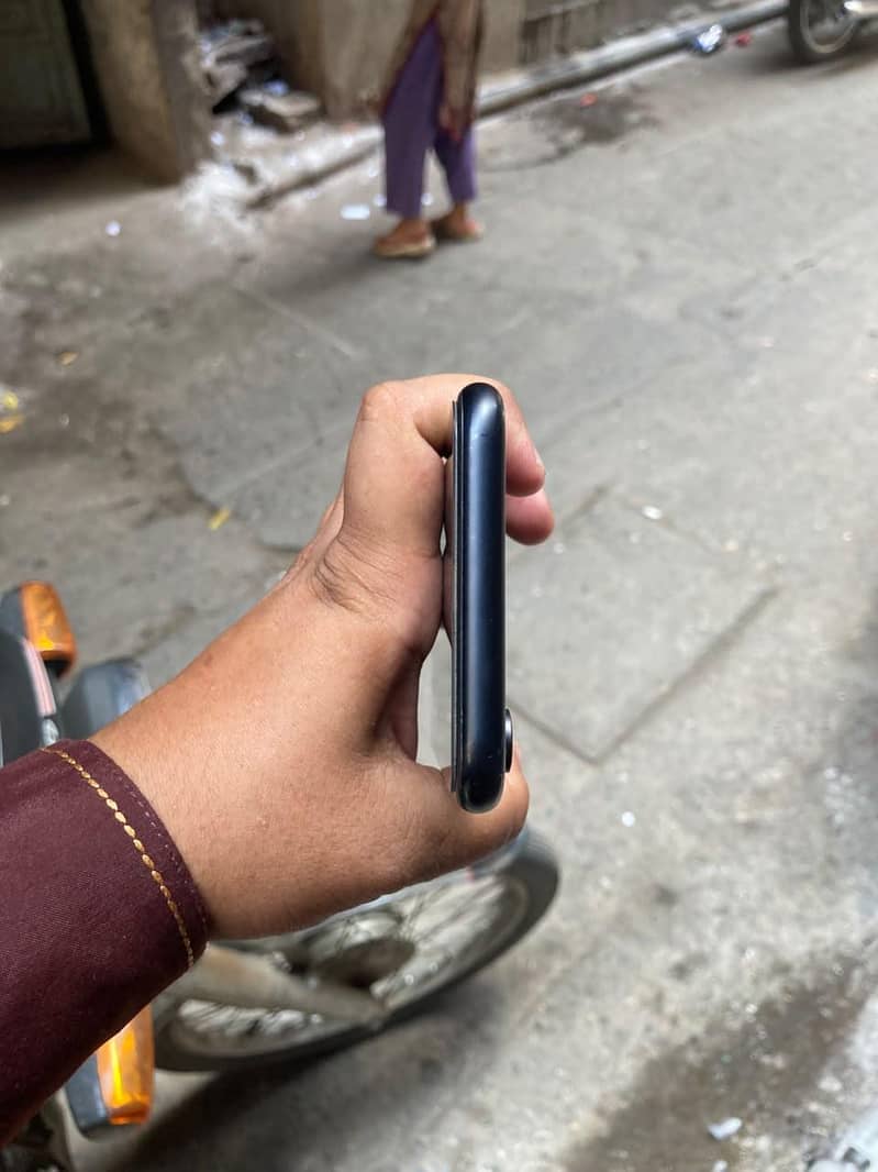 Apple iPhone XR 0