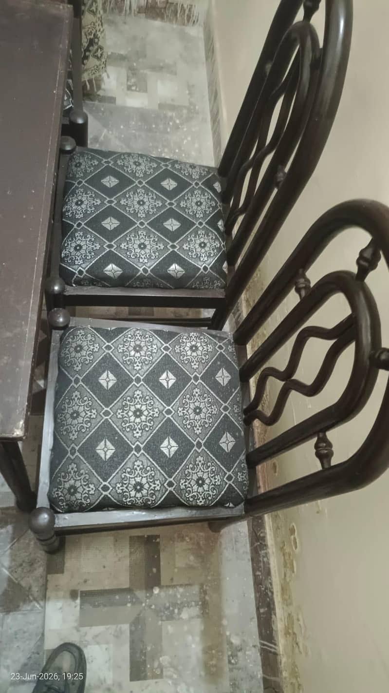4 seater dining table 1