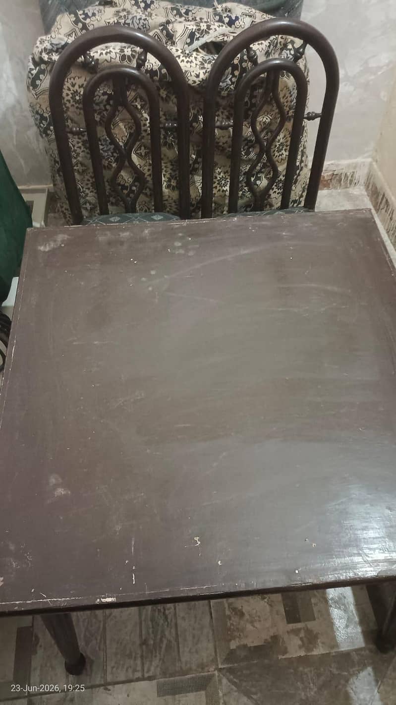 4 seater dining table 3