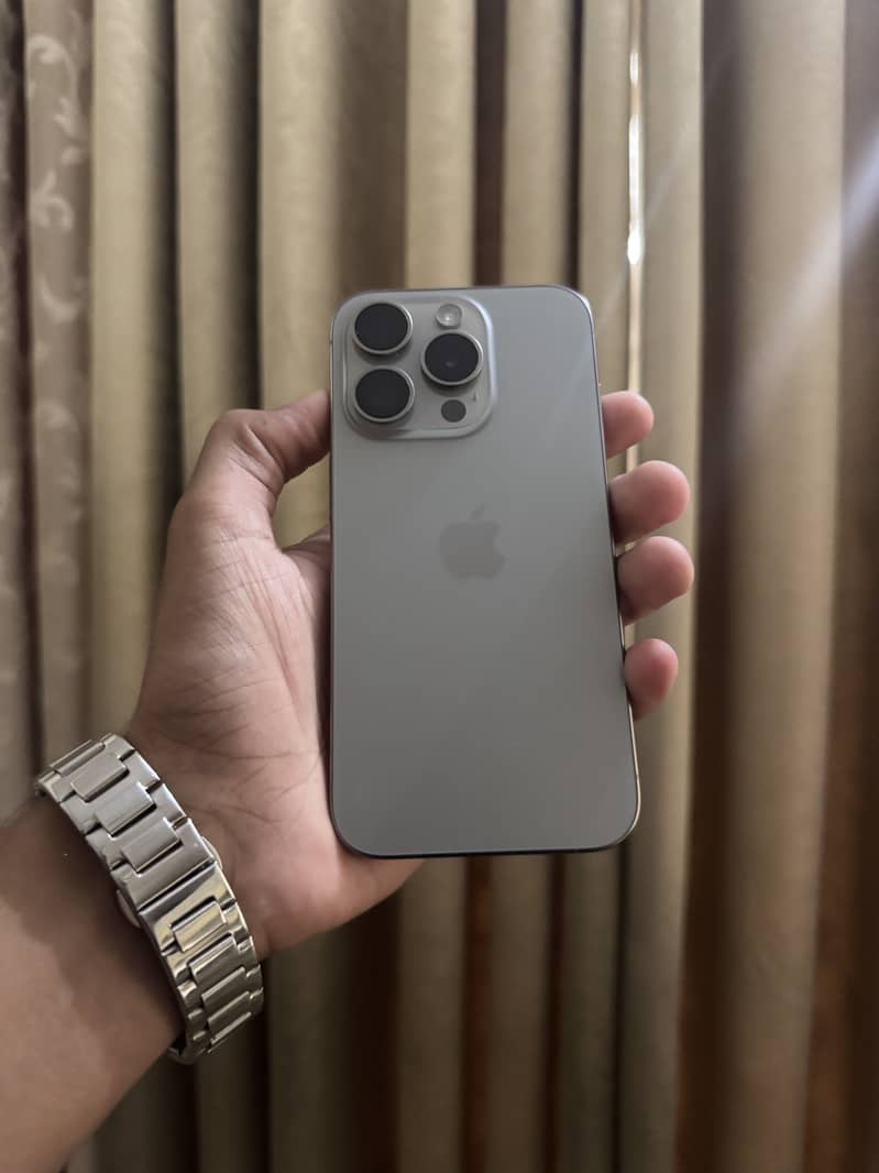Apple iPhone 15 Pro 0