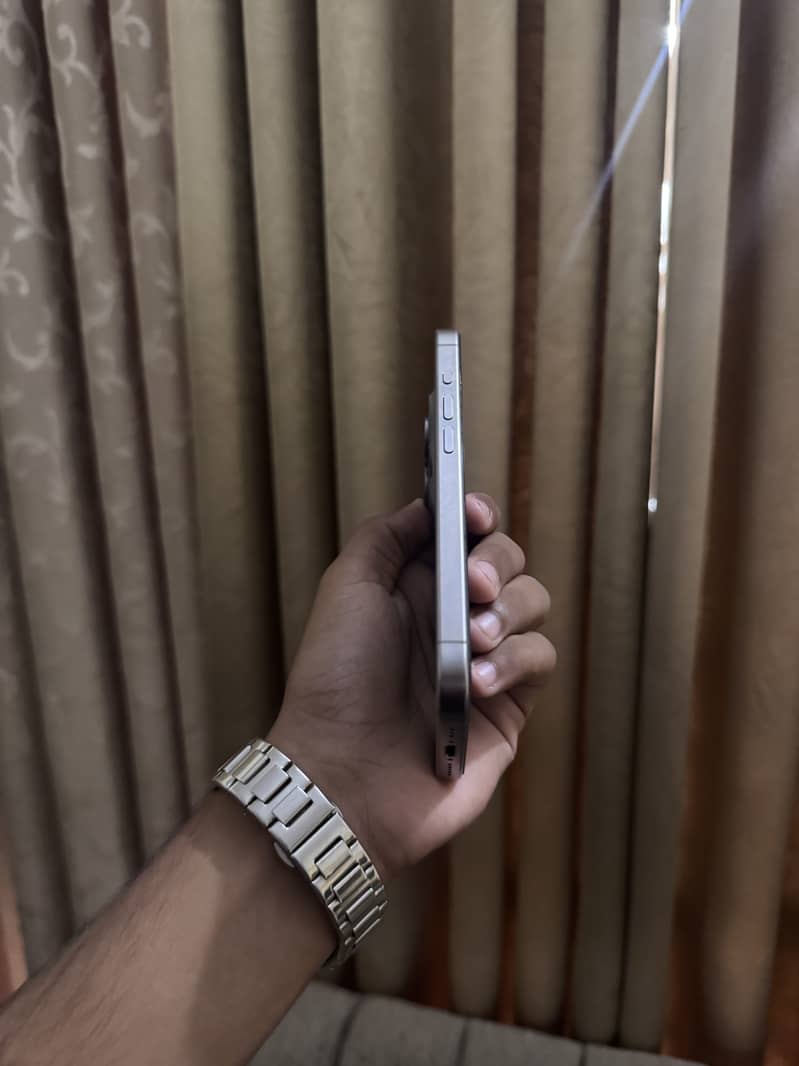 Apple iPhone 15 Pro 1
