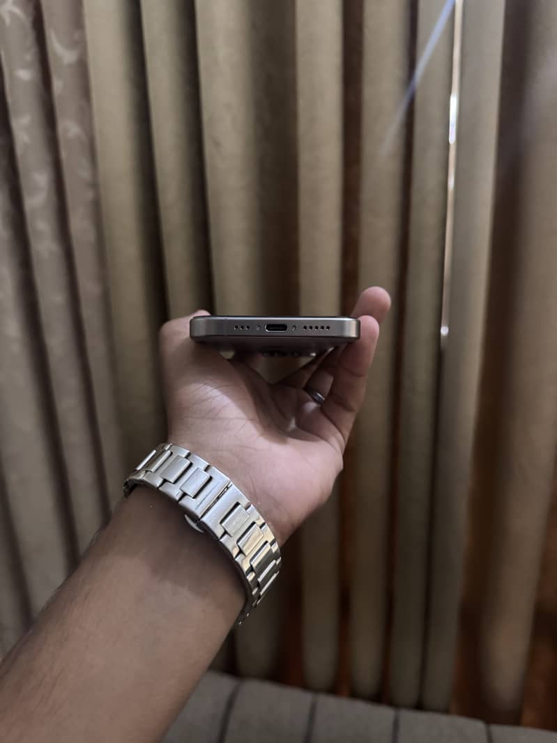 Apple iPhone 15 Pro 2