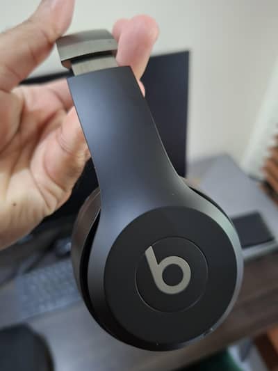 Beats Solo 4 Wireless Headphones – Brand New (Open Box)