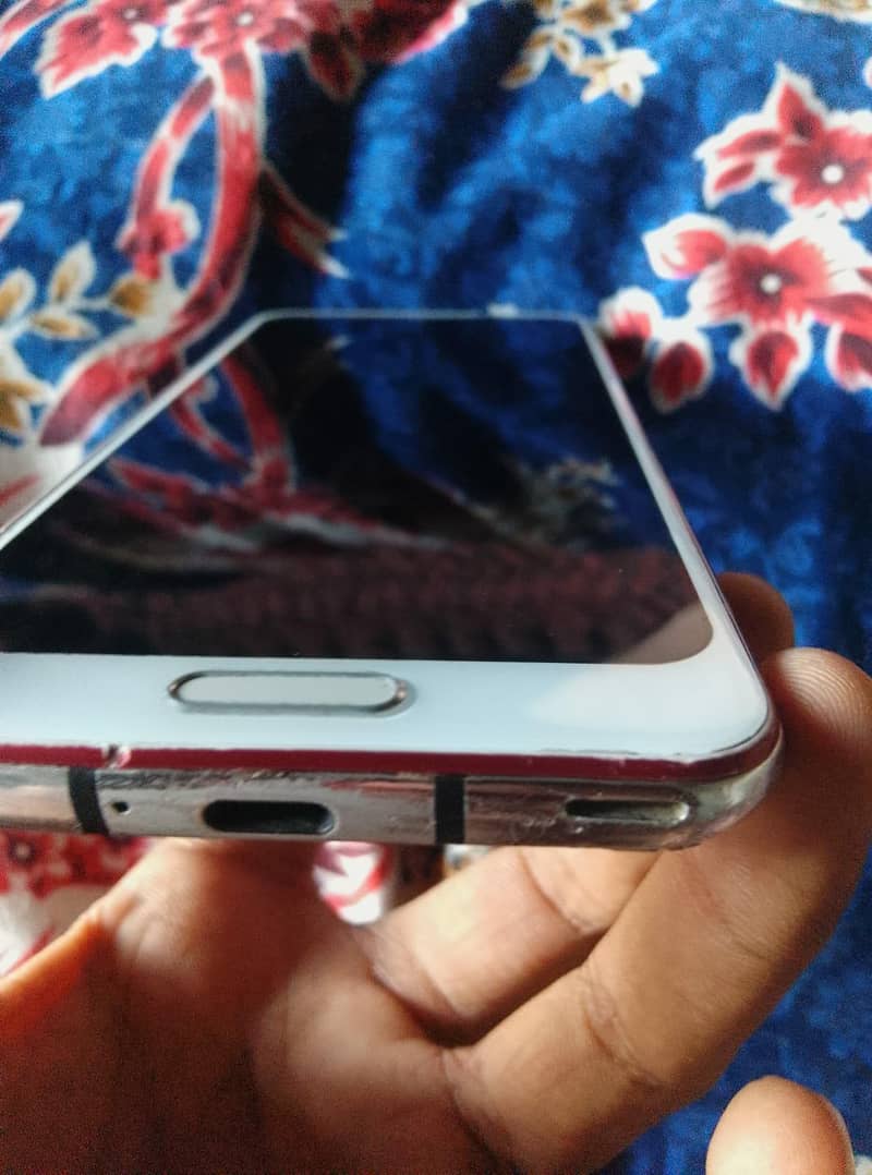 Sharp Aquos R2 2