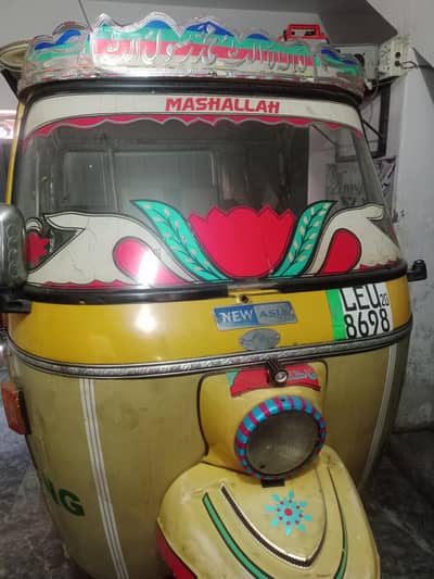 Tanga body rickshaw for rent  Roz ki dihari 1300 deni hai apney mujhe