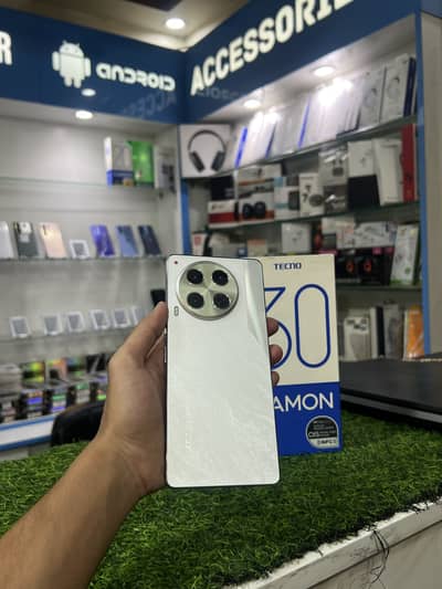 Tecno Camon 30 8GB RAM 256GB Storage With Box & Charger