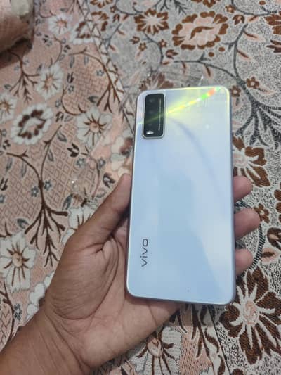 Vivo Y20 4/64 10 by 9 condition with box charger