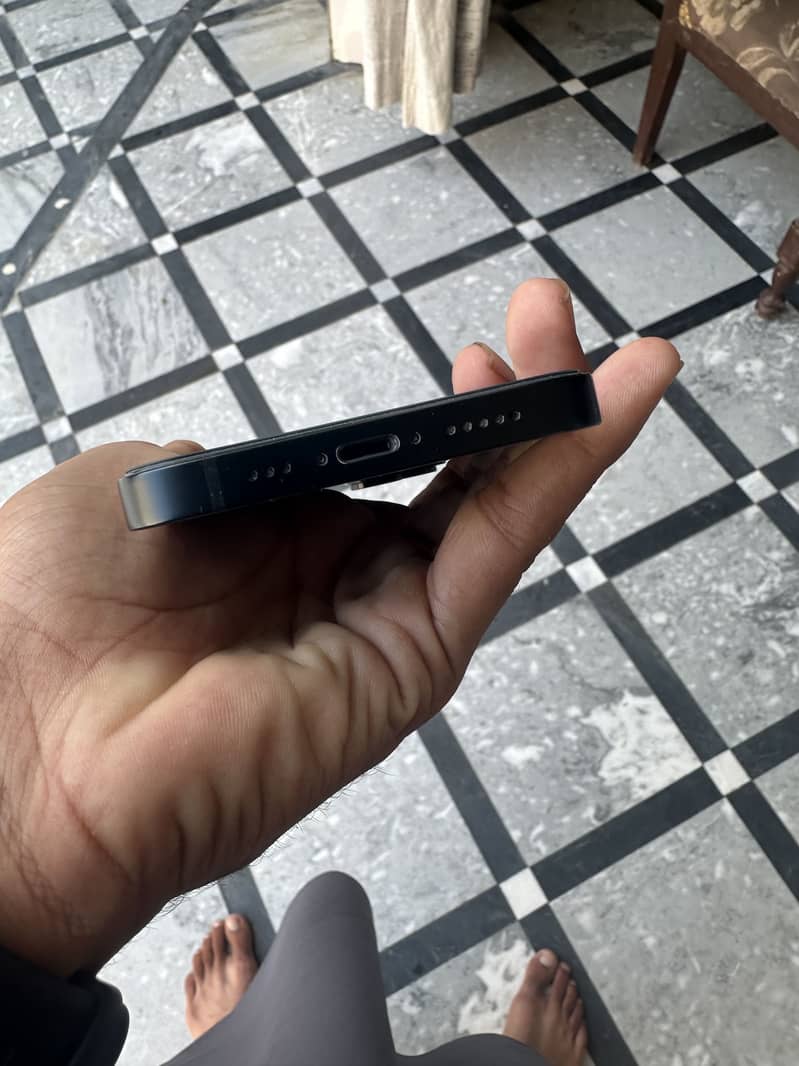 Apple iPhone 14 3